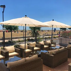 2* Hotel Karibe
